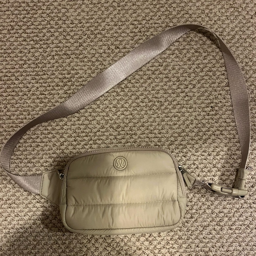 lululemon athletica belt bag
